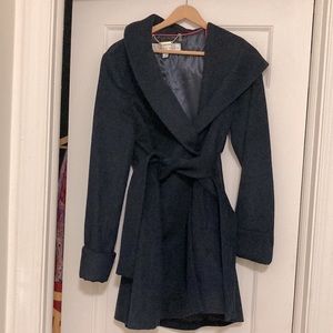 Beautiful Wool Trina Turk Ali fitted wrap coat. Size 8. Navy. Worn once